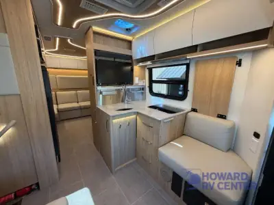 2025 Leisure Travel Unity U24RL photo 25