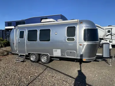 2019 Airstream FLYING CLOUD 23FB photo 2