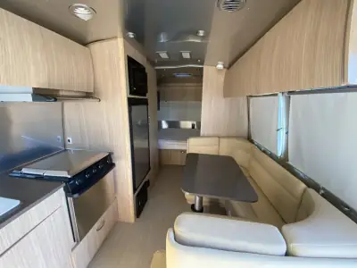 2019 Airstream FLYING CLOUD 23FB photo 9