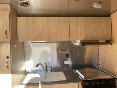 2019 Airstream FLYING CLOUD 23FB photo 12