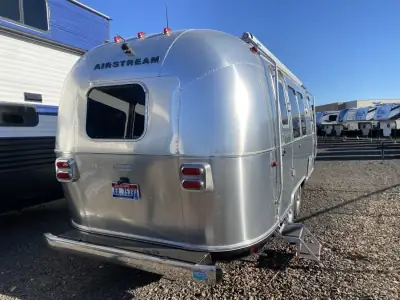 2019 Airstream FLYING CLOUD 23FB photo 3