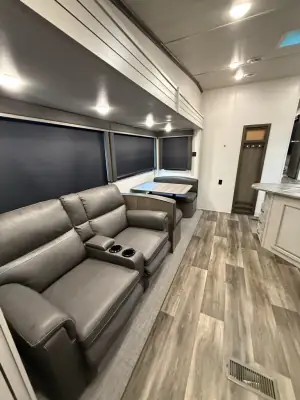 2021 Keystone COUGAR 25RES HALF TON photo 11