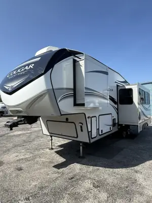 2021 Keystone COUGAR 25RES HALF TON photo 3