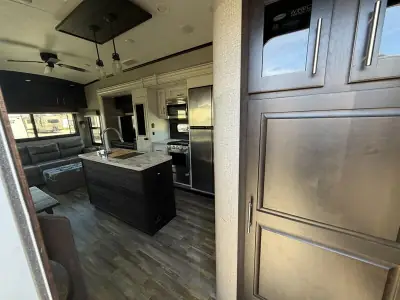 2020 Jayco NORTHPOINT 377RLBH photo 9