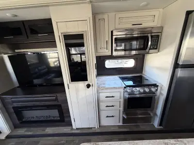 2020 Jayco NORTHPOINT 377RLBH photo 26