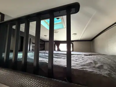 2020 Jayco NORTHPOINT 377RLBH photo 32