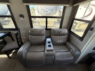 2020 Jayco NORTHPOINT 377RLBH photo 23