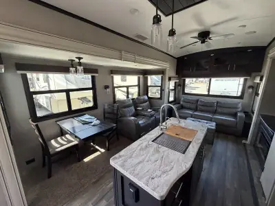 2020 Jayco NORTHPOINT 377RLBH photo 13