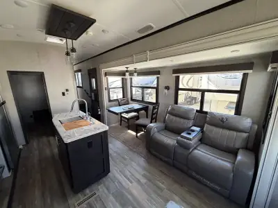 2020 Jayco NORTHPOINT 377RLBH photo 15