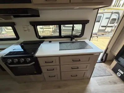 2026 Forest River Rockwood MINI LITE 2205S photo 9
