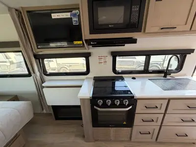 2026 Forest River Rockwood MINI LITE 2205S photo 10