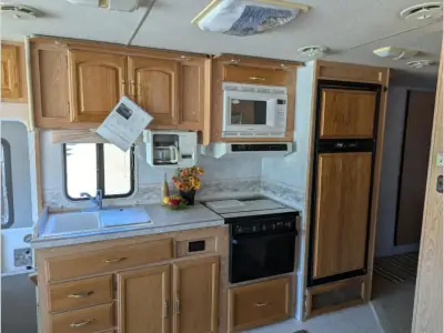 1998 Georgie Boy Cruise Master 3515 photo 11