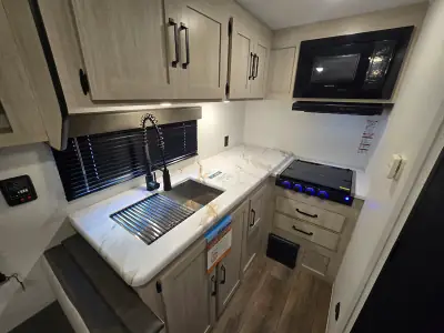2026 Palomino PUMA CAMPING EDITION 210RKCE photo 14