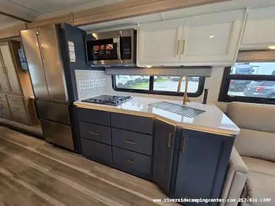 2027 Thor Motor Coach Luminate MM30 photo 25