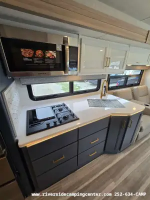 2027 Thor Motor Coach Luminate MM30 photo 26