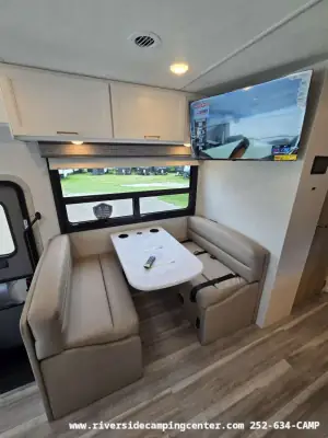 2027 Thor Motor Coach Luminate MM30 photo 22