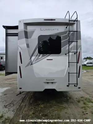2027 Thor Motor Coach Luminate MM30 photo 5
