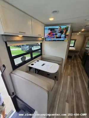 2027 Thor Motor Coach Luminate MM30 photo 16
