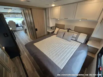 2027 Thor Motor Coach Luminate MM30 photo 38