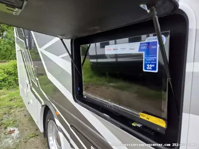 2027 Thor Motor Coach Luminate MM30 photo 60