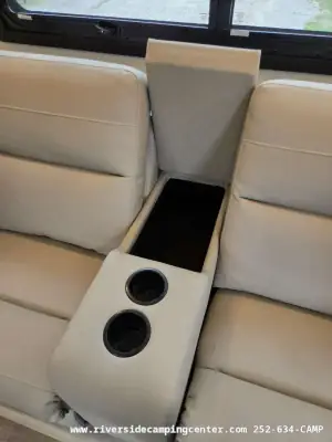 2027 Thor Motor Coach Luminate MM30 photo 21