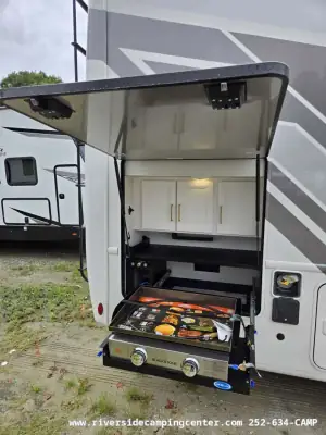 2027 Thor Motor Coach Luminate MM30 photo 7