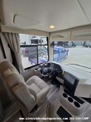 2027 Thor Motor Coach Luminate MM30 photo 50