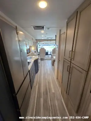2027 Thor Motor Coach Luminate MM30 photo 41
