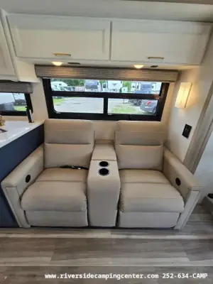 2027 Thor Motor Coach Luminate MM30 photo 19