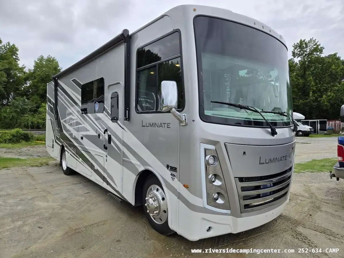 2027 Thor Motor Coach Luminate MM30 exterior