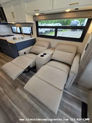 2027 Thor Motor Coach Luminate MM30 photo 20
