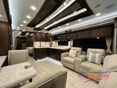 2025 Tiffin Motorhomes Allegro Bus photo 7