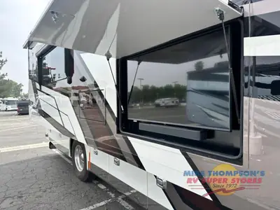 2025 Tiffin Motorhomes Allegro Bus photo 5