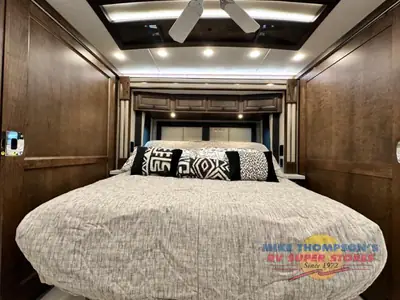 2025 Tiffin Motorhomes Allegro Bus photo 25