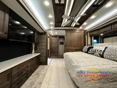 2025 Tiffin Motorhomes Allegro Bus photo 21