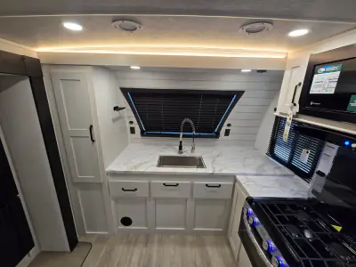 2026 Palomino SOLAIRE 2300FKBS photo 15