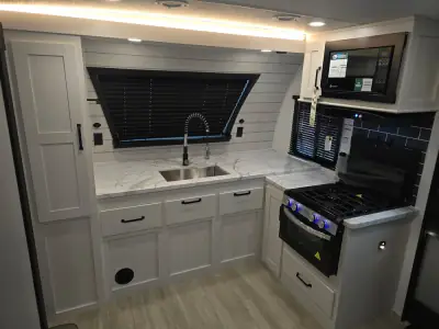 2026 Palomino SOLAIRE 2300FKBS photo 14