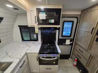 2026 Palomino SOLAIRE 2300FKBS photo 13