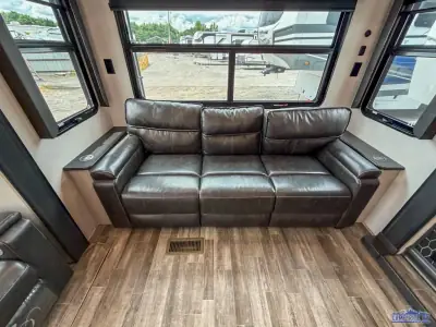 2021 Keystone Alpine 3220RL photo 14