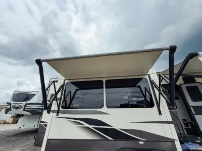 2021 Keystone Alpine 3220RL photo 7