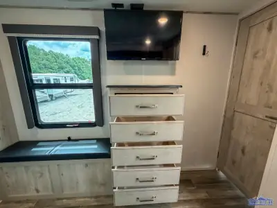 2021 Keystone Alpine 3220RL photo 29