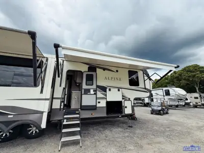 2021 Keystone Alpine 3220RL photo 6