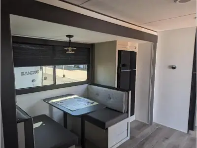 2025 Shasta Rvs i-5 Edition 525BHS photo 9