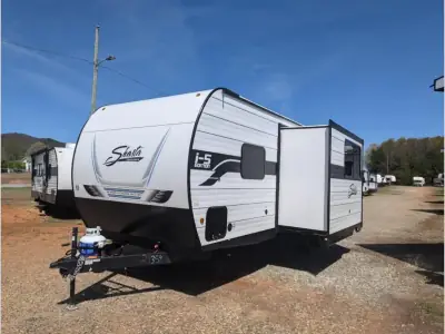 2025 Shasta Rvs i-5 Edition 525BHS photo 3