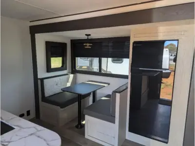 2025 Shasta Rvs i-5 Edition 525BHS photo 7
