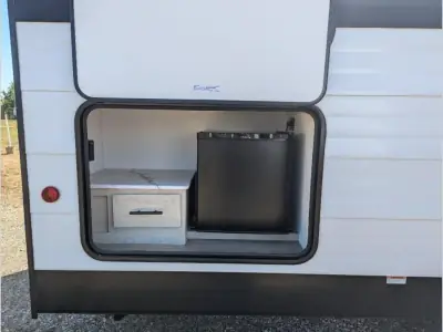2025 Shasta Rvs i-5 Edition 525BHS photo 6