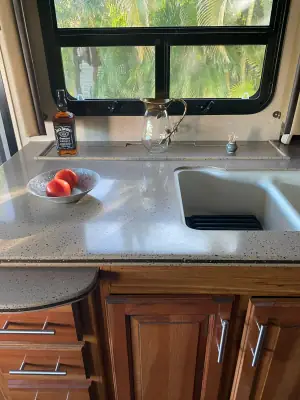 2016 JAYCO PRECEPT photo 2