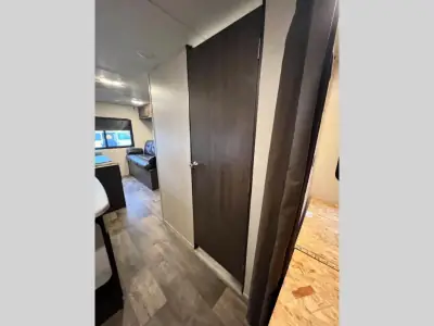 2018 Forest River Wildwood X-Lite 191RDXL photo 9