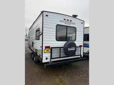 2018 Forest River Wildwood X-Lite 191RDXL photo 4