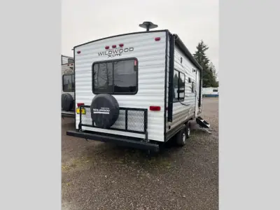 2018 Forest River Wildwood X-Lite 191RDXL photo 6